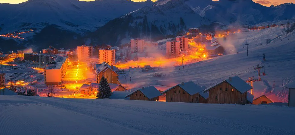 Skiferie i La Toussuire - by night